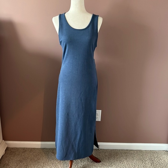 Elegant Blue Sleeveless Maxi Dress - Picture 1 of 3